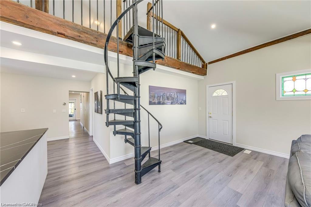 3590 Lakeshore Road, Lincoln, ON - Indoor Photo Showing Other Room