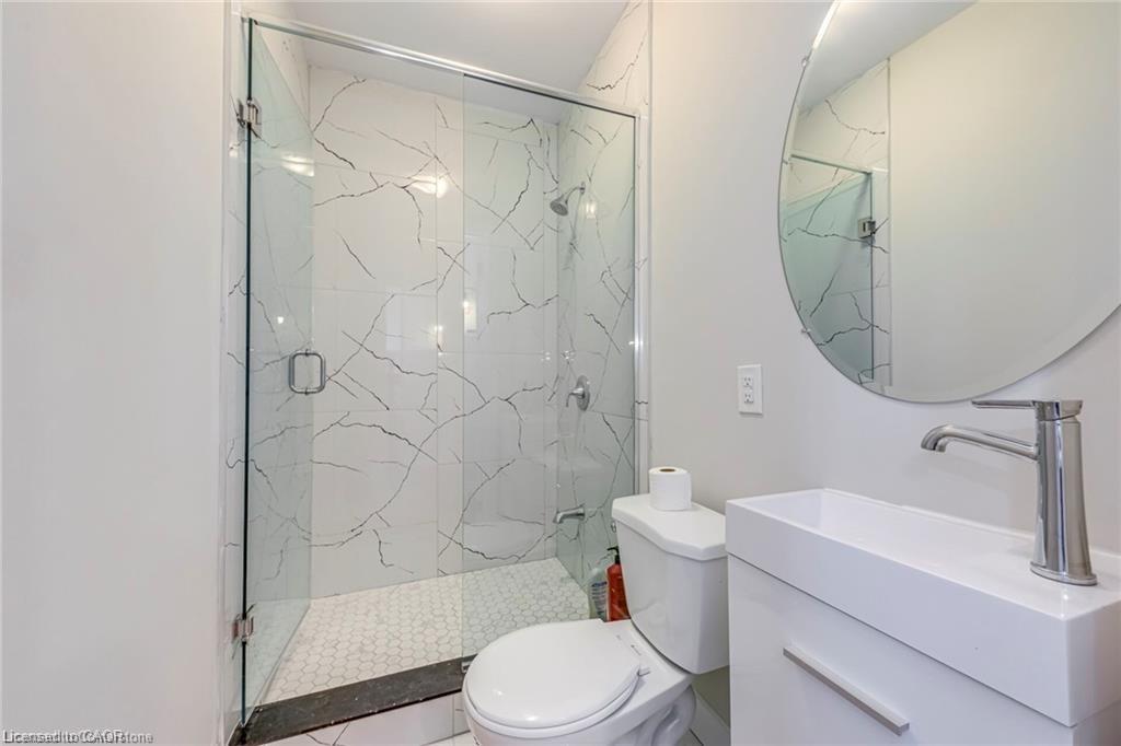 3590 Lakeshore Road, Lincoln, ON - Indoor Photo Showing Bathroom