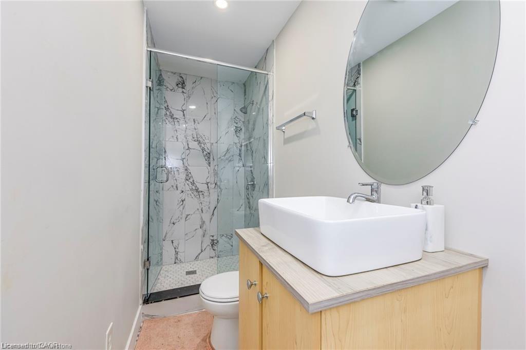 3590 Lakeshore Road, Lincoln, ON - Indoor Photo Showing Bathroom