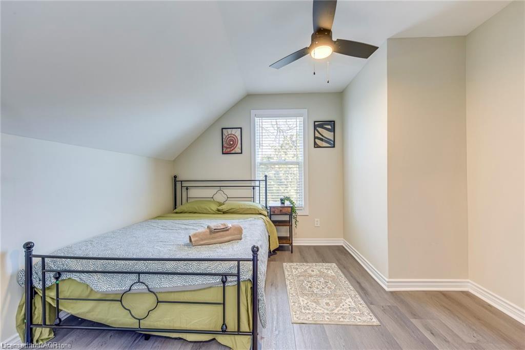 3590 Lakeshore Road, Lincoln, ON - Indoor Photo Showing Bedroom