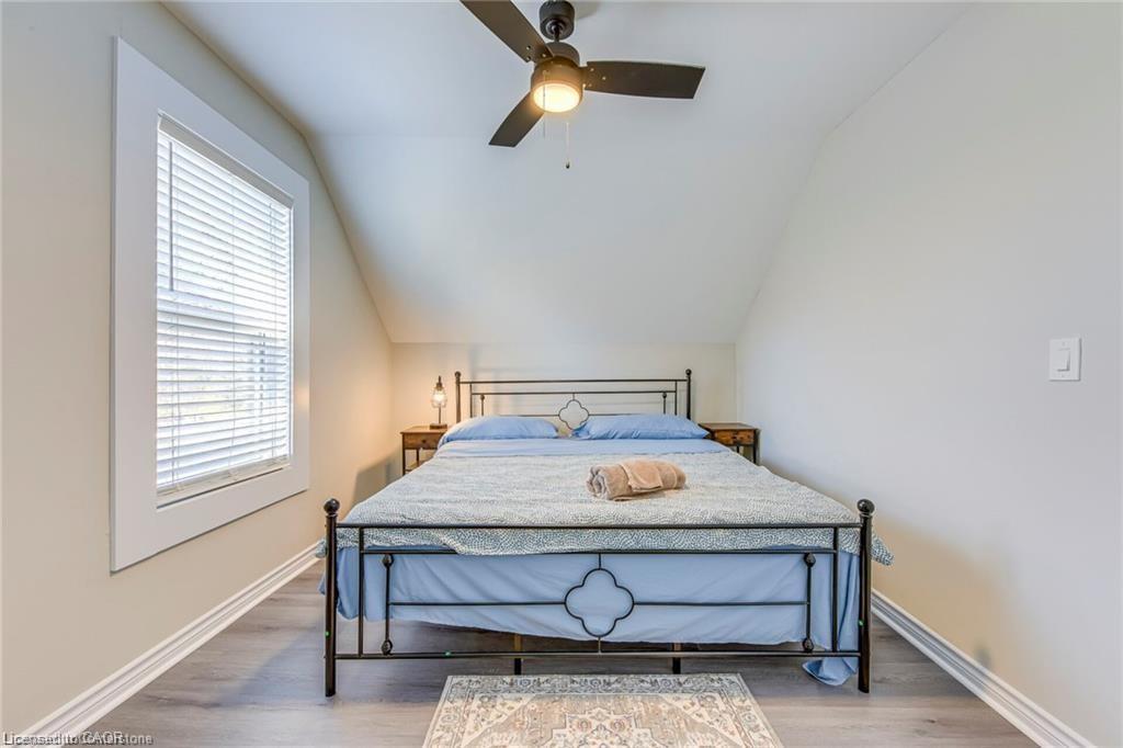3590 Lakeshore Road, Lincoln, ON - Indoor Photo Showing Bedroom