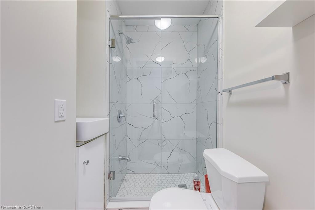3590 Lakeshore Road, Lincoln, ON - Indoor Photo Showing Bathroom