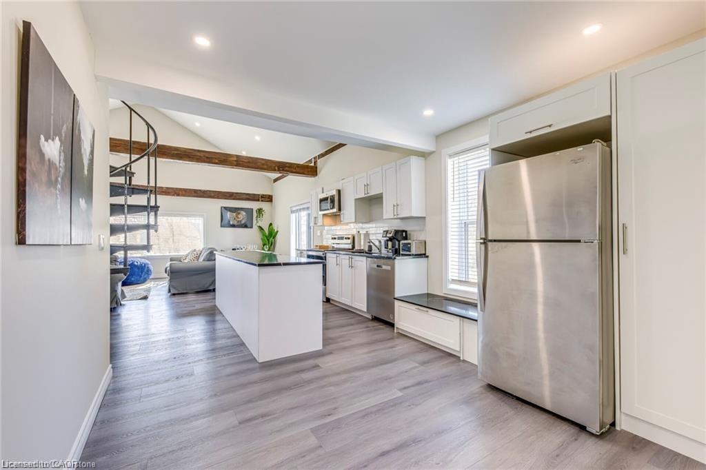 3590 Lakeshore Road, Lincoln, ON - Indoor Photo Showing Kitchen