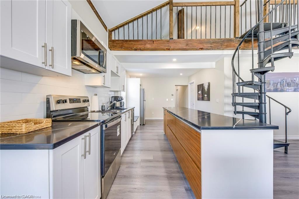 3590 Lakeshore Road, Lincoln, ON - Indoor Photo Showing Kitchen