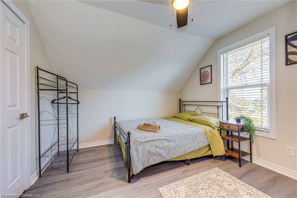 3590 Lakeshore Road, Lincoln, ON - Indoor Photo Showing Bedroom