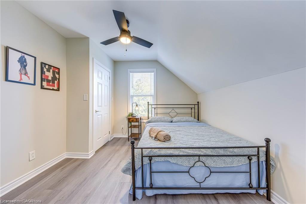 3590 Lakeshore Road, Lincoln, ON - Indoor Photo Showing Bedroom
