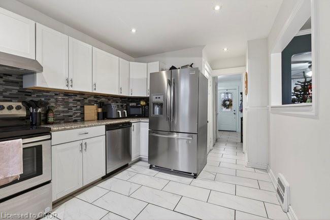 149 Leinster Avenue N, Hamilton, ON - Indoor Photo Showing Kitchen