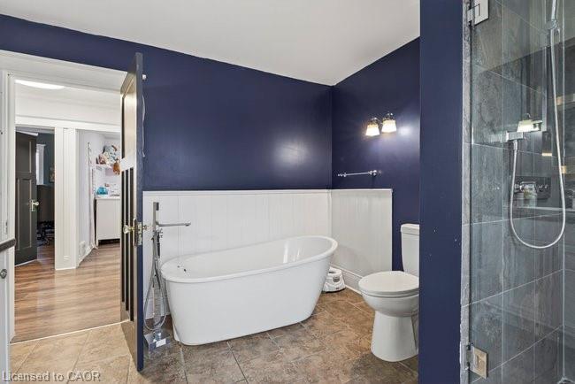 149 Leinster Avenue N, Hamilton, ON - Indoor Photo Showing Bathroom