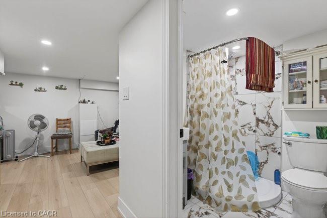 149 Leinster Avenue N, Hamilton, ON - Indoor Photo Showing Bathroom