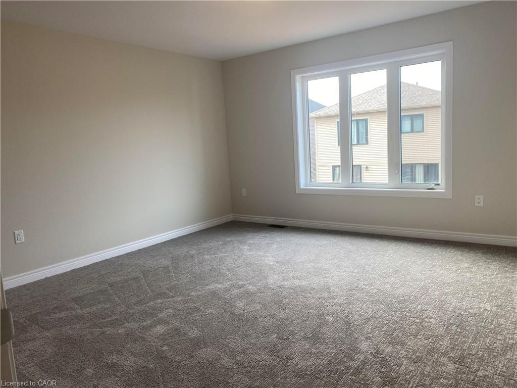 15 Vinifera Drive, Grimsby, ON - Indoor Photo Showing Other Room