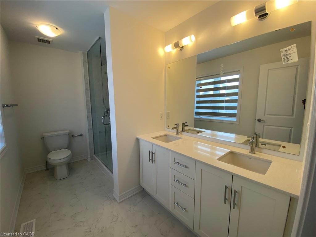 15 Vinifera Drive, Grimsby, ON - Indoor Photo Showing Bathroom
