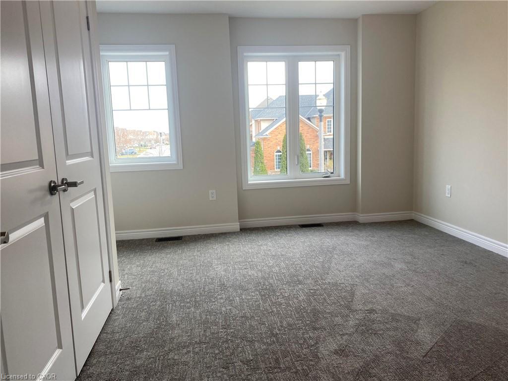 15 Vinifera Drive, Grimsby, ON - Indoor Photo Showing Other Room