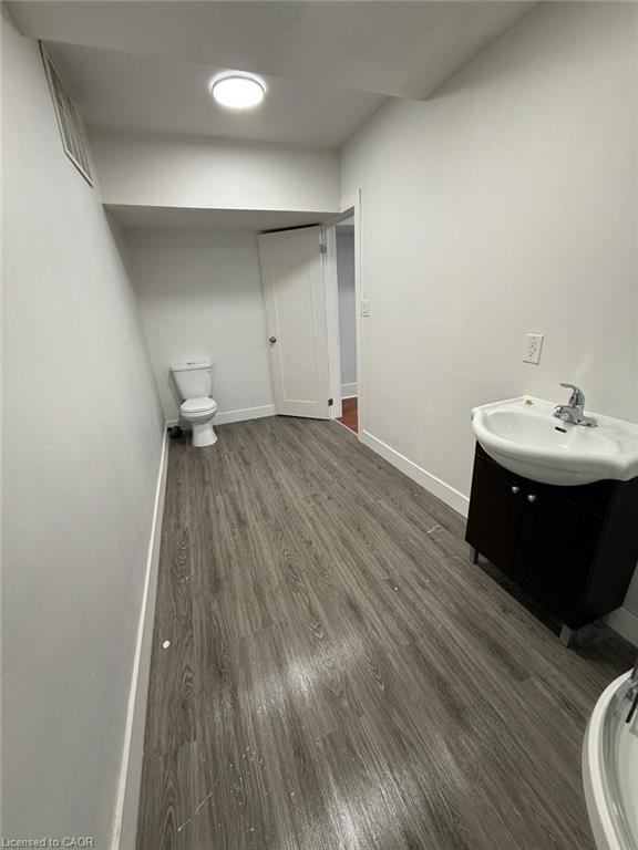 69-69 Hellems Avenue, Welland, ON - Indoor Photo Showing Bathroom