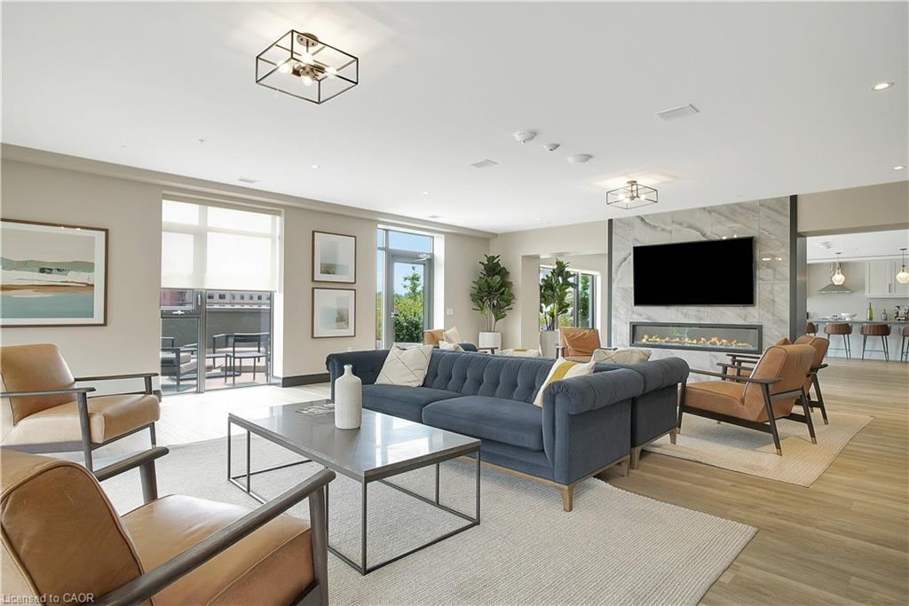 1206-15 Glebe Street, Cambridge, ON - Indoor Photo Showing Living Room With Fireplace