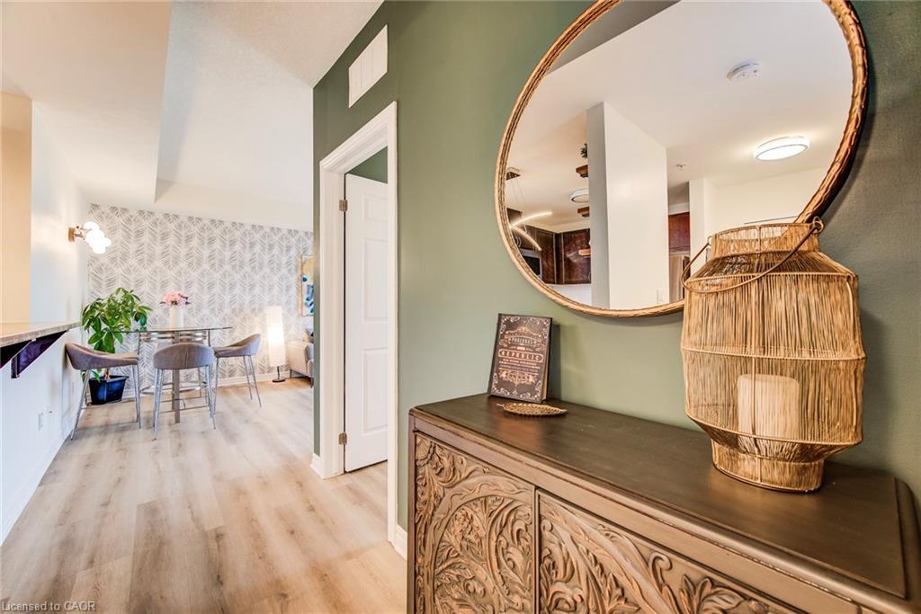 401-2 Colonial Drive, Guelph, ON - Indoor Photo Showing Other Room