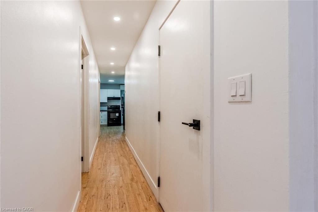 B-461 King Street E, Hamilton, ON - Indoor Photo Showing Other Room