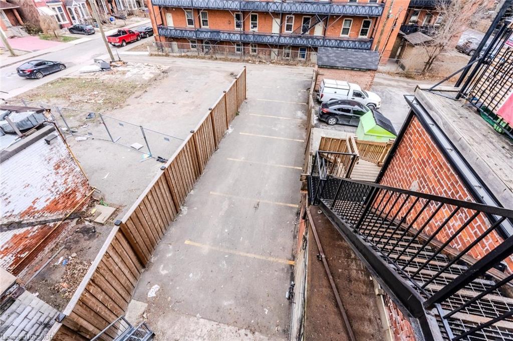 B-461 King Street E, Hamilton, ON - Outdoor