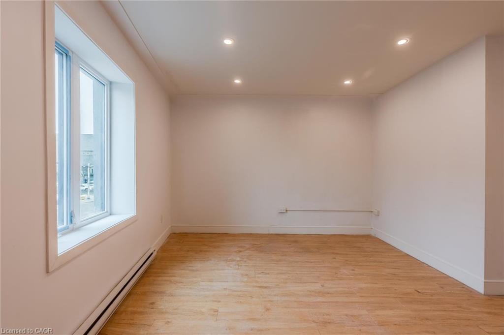 B-461 King Street E, Hamilton, ON - Indoor Photo Showing Other Room