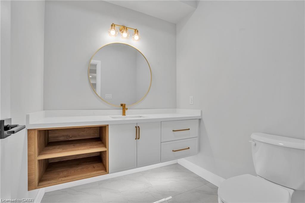 382 Southcote Road, Ancaster, ON - Indoor Photo Showing Bathroom