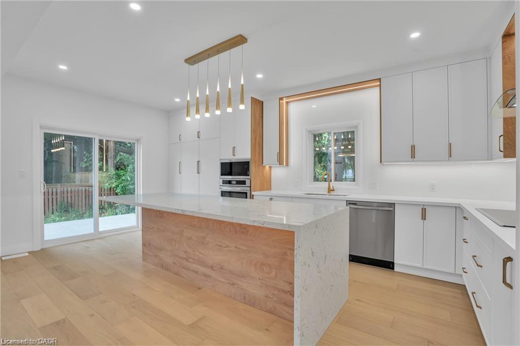382 Southcote Road, Ancaster, ON - Indoor Photo Showing Kitchen