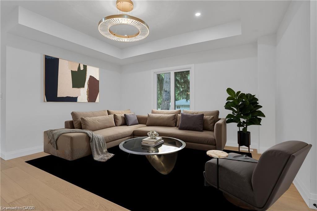 382 Southcote Road, Ancaster, ON - Indoor Photo Showing Living Room