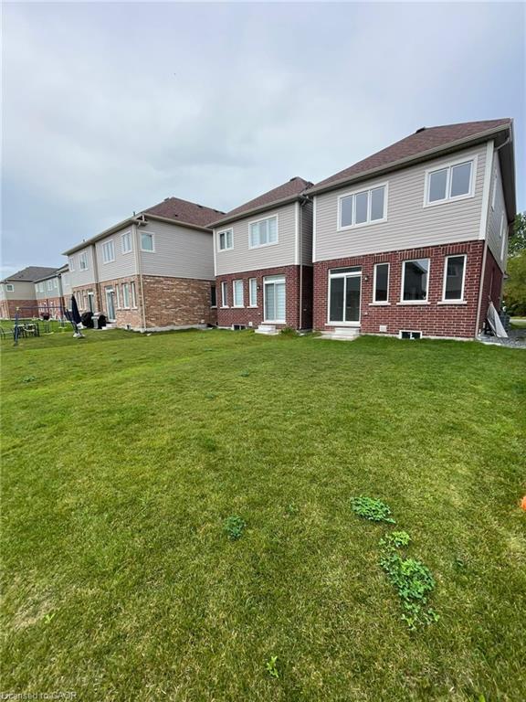 9249 Whiteoak Avenue, Niagara Falls, ON - Outdoor