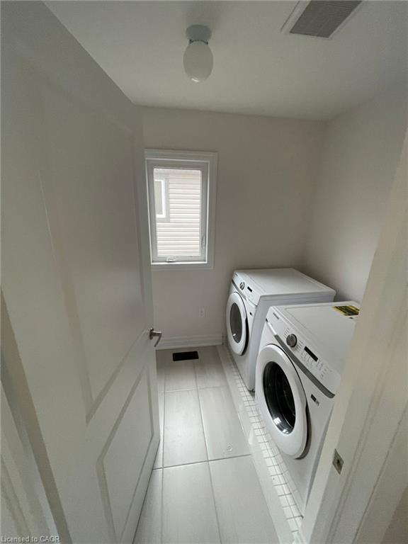 9249 Whiteoak Avenue, Niagara Falls, ON - Indoor Photo Showing Laundry Room