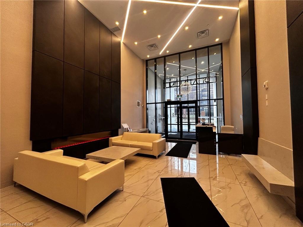 909-15 Queen Street S, Hamilton, ON - Indoor Photo Showing Other Room