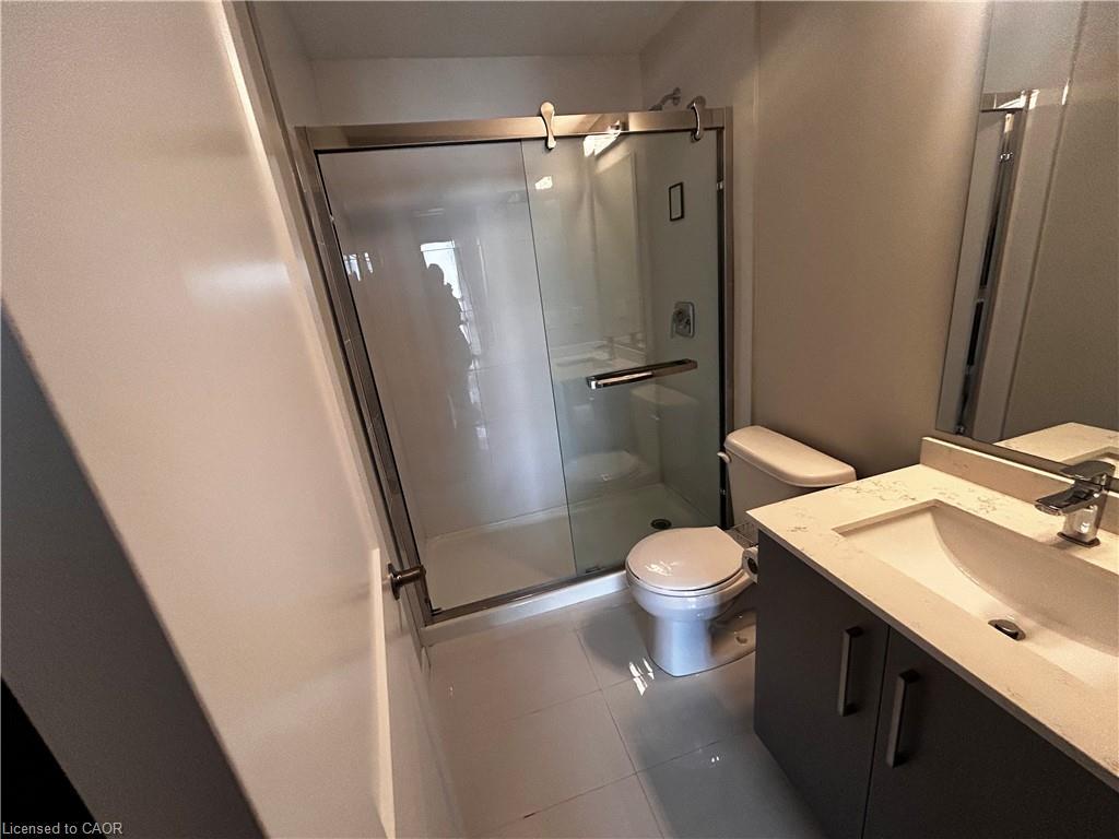 909-15 Queen Street S, Hamilton, ON - Indoor Photo Showing Bathroom