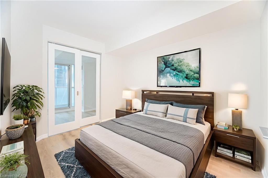 3112-18 Yonge Street, Toronto, ON - Indoor Photo Showing Bedroom