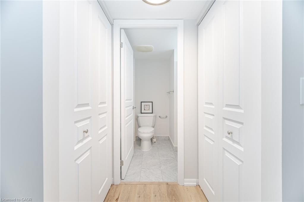 3112-18 Yonge Street, Toronto, ON - Indoor