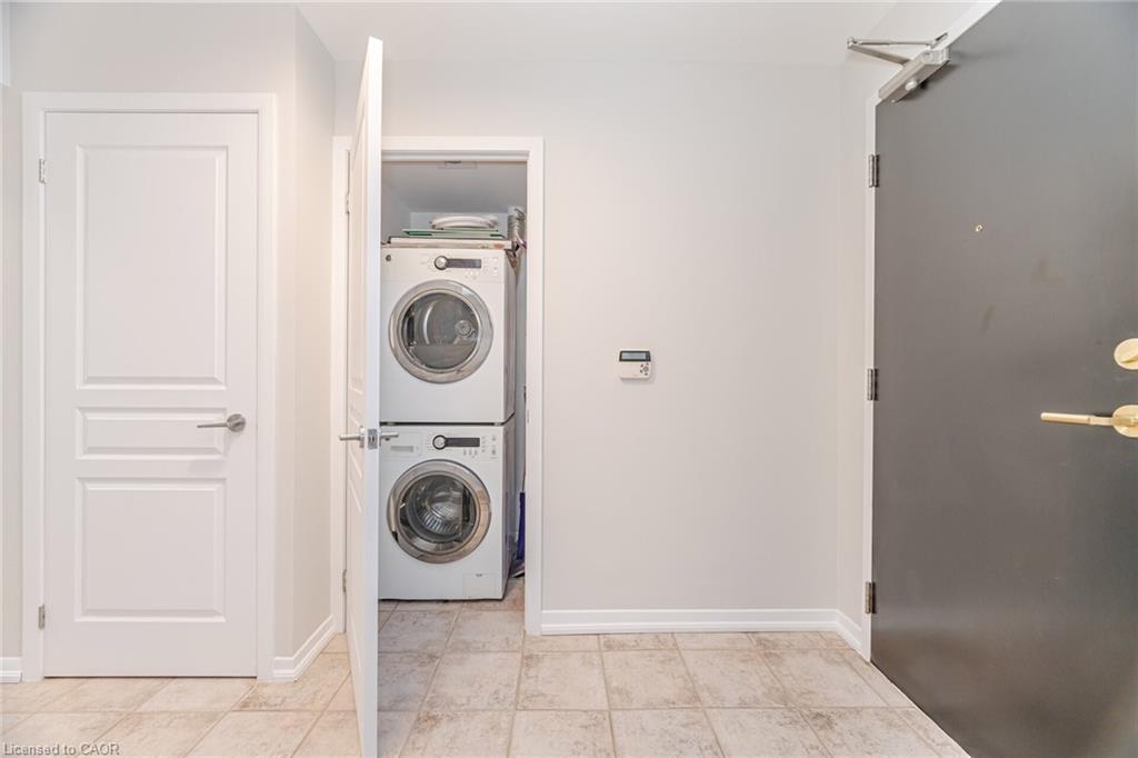 3112-18 Yonge Street, Toronto, ON - Indoor Photo Showing Laundry Room
