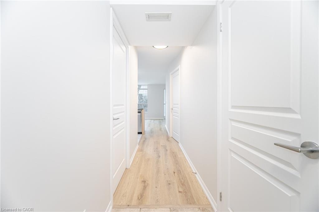 3112-18 Yonge Street, Toronto, ON - Indoor Photo Showing Other Room