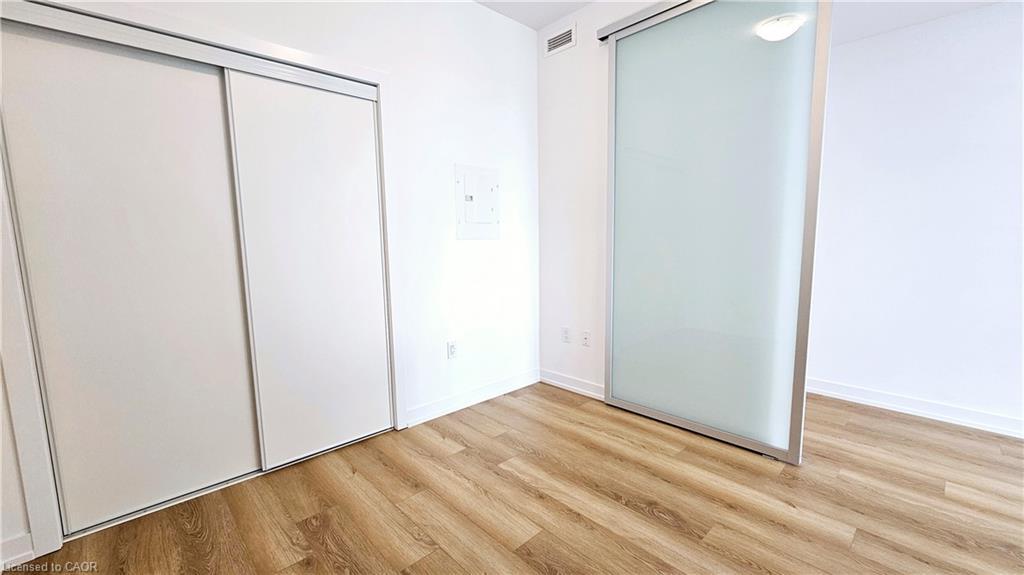 322-470 Dundas Street E, Waterdown, ON - Indoor Photo Showing Other Room