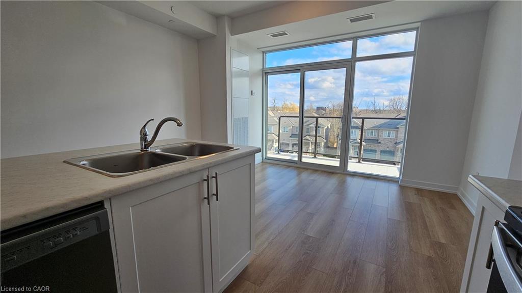 322-470 Dundas Street E, Waterdown, ON - Indoor Photo Showing Kitchen With Double Sink