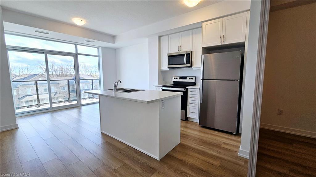 322-470 Dundas Street E, Waterdown, ON - Indoor Photo Showing Kitchen With Stainless Steel Kitchen