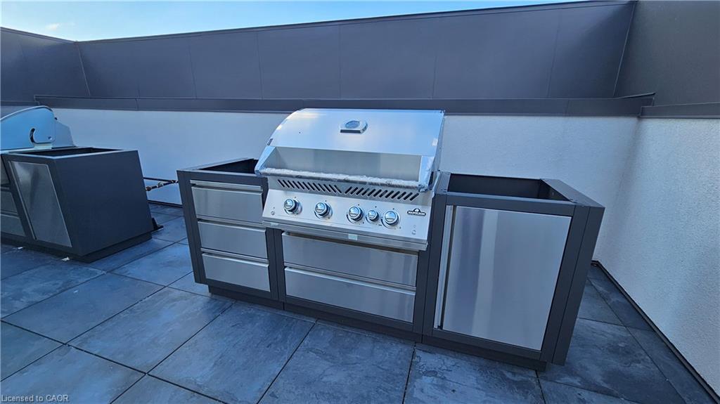 322-470 Dundas Street E, Waterdown, ON - Outdoor With Exterior