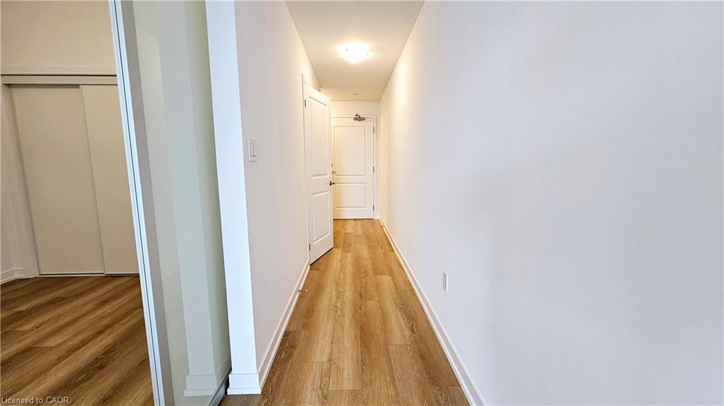 322-470 Dundas Street E, Waterdown, ON - Indoor Photo Showing Other Room