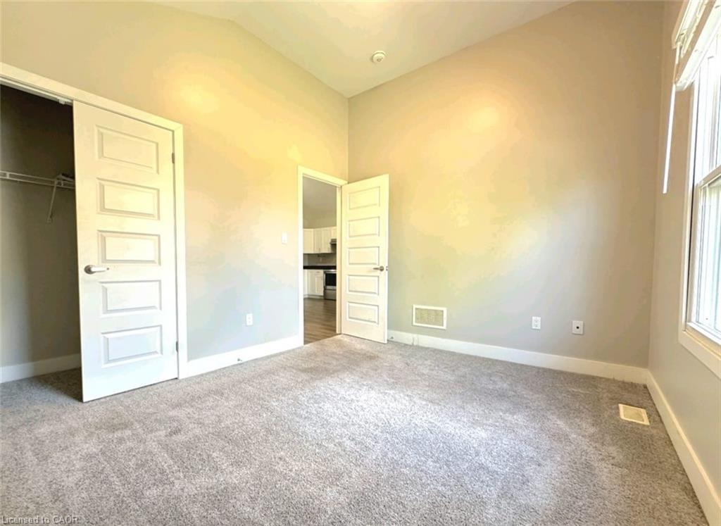 261 Cairn Street, London, ON - Indoor Photo Showing Other Room