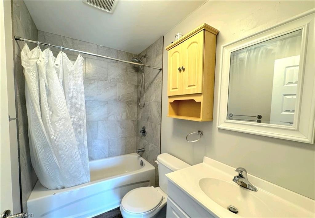 261 Cairn Street, London, ON - Indoor Photo Showing Bathroom