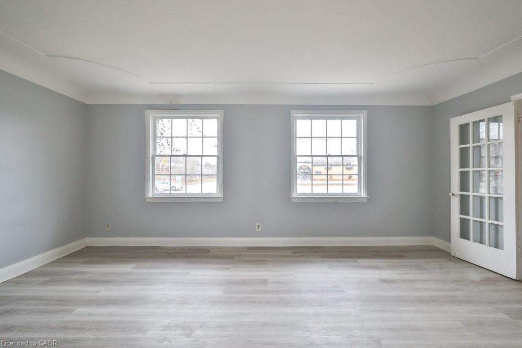 46 Plains Road E, Burlington, ON - Indoor Photo Showing Other Room