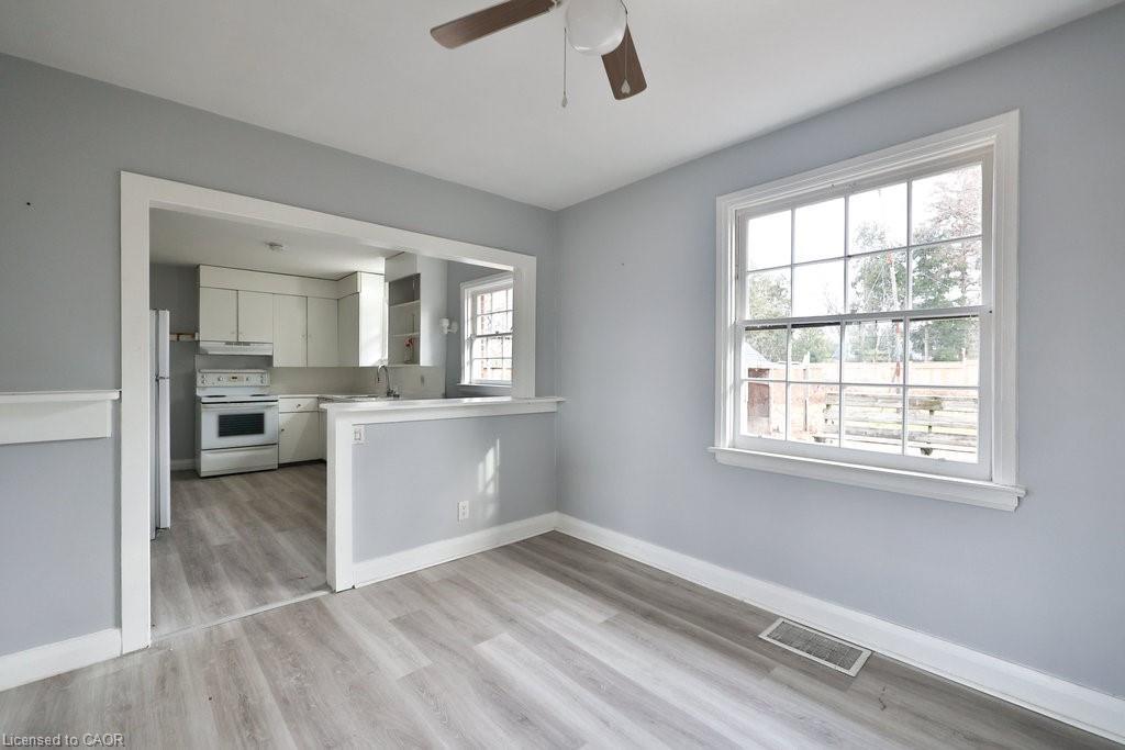 46 Plains Road E, Burlington, ON - Indoor