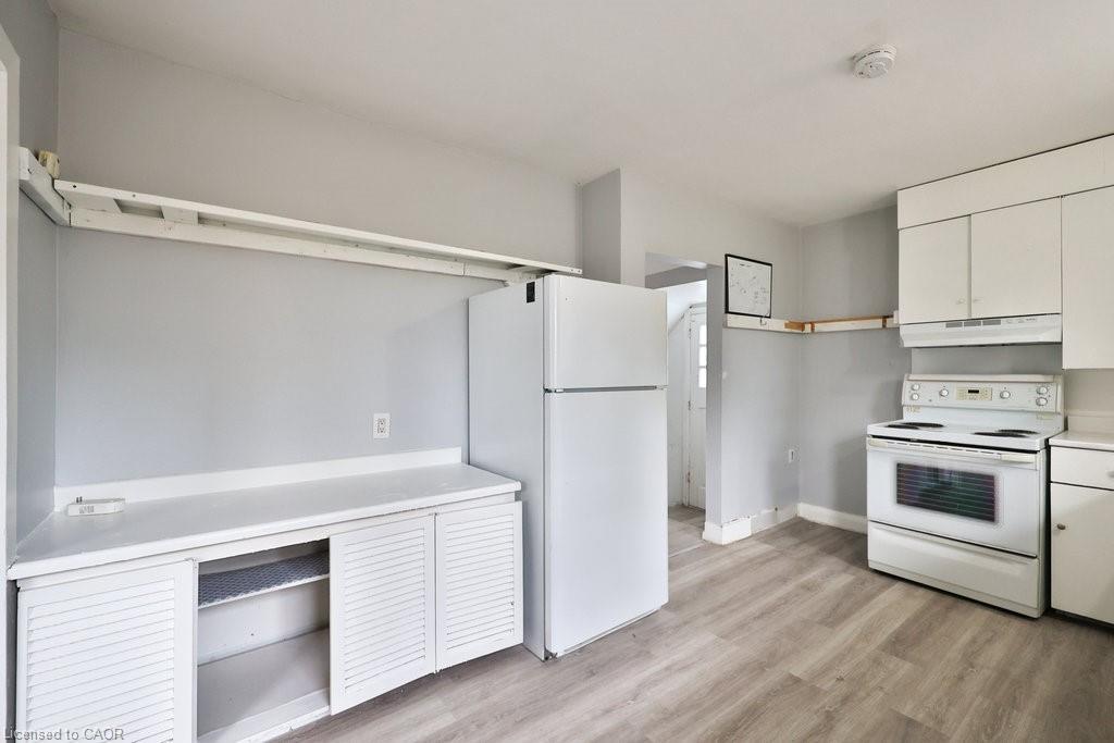 46 Plains Road E, Burlington, ON - Indoor Photo Showing Kitchen