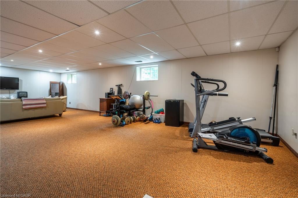 7575 Milburough Line, Milton, ON - Indoor Photo Showing Gym Room