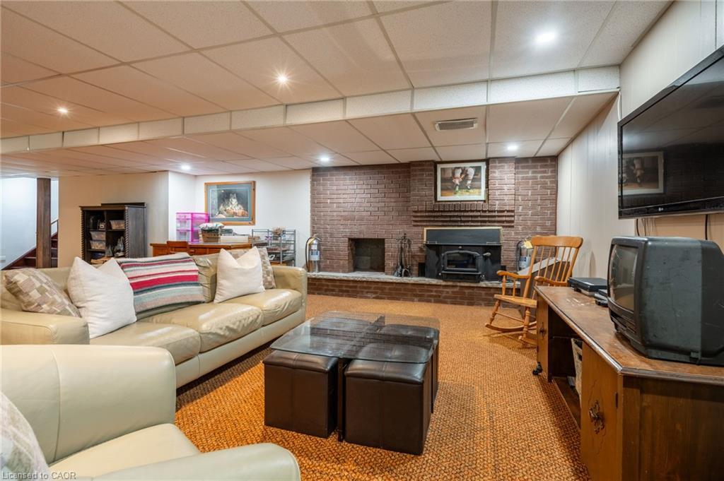 7575 Milburough Line, Milton, ON - Indoor With Fireplace