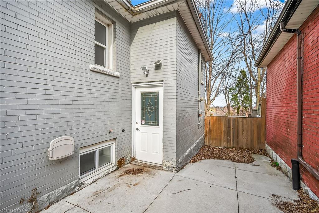 495 Charlton Avenue E, Hamilton, ON - Outdoor With Exterior