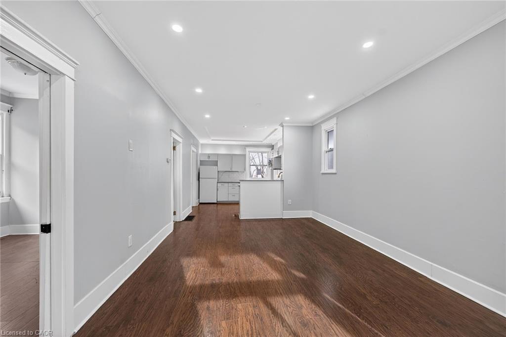 495 Charlton Avenue E, Hamilton, ON - Indoor Photo Showing Other Room