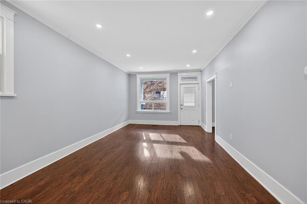 495 Charlton Avenue E, Hamilton, ON - Indoor Photo Showing Other Room