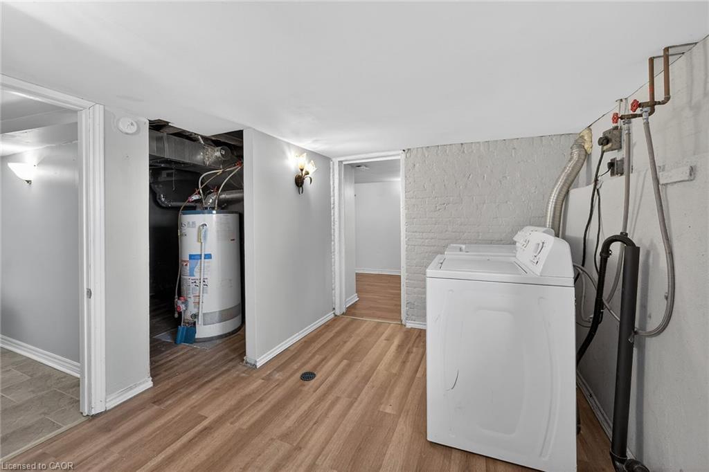 495 Charlton Avenue E, Hamilton, ON - Indoor Photo Showing Laundry Room