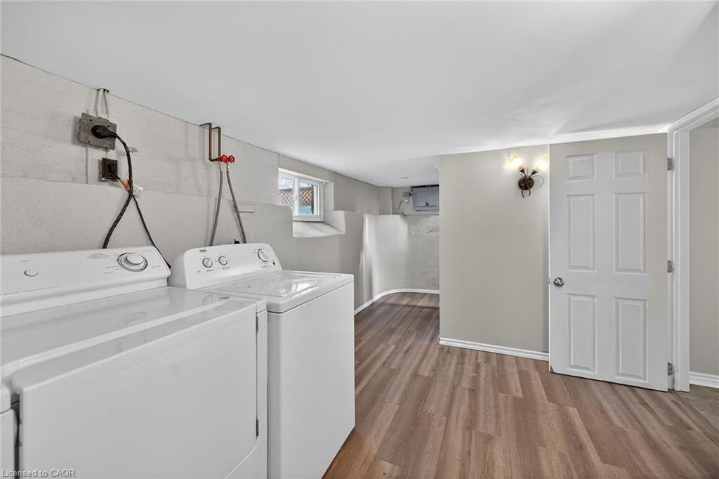 495 Charlton Avenue E, Hamilton, ON - Indoor Photo Showing Laundry Room